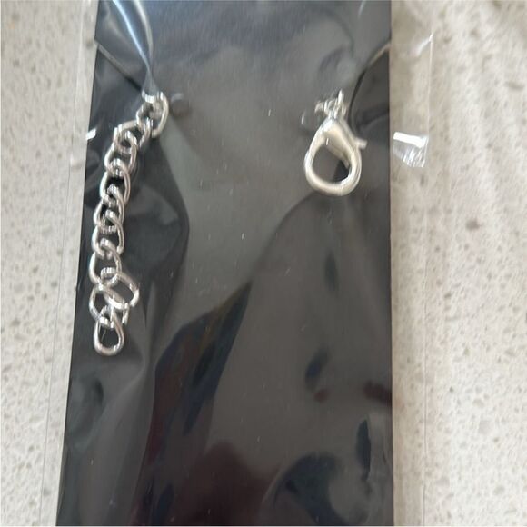 NWT Pet fancy Dog Collar Necklace with Rhinestone bling paw 🐾 size Medium - Picture 5 of 5